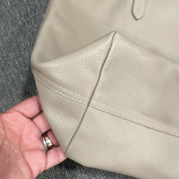 Cuyana - Picture 3 of 14